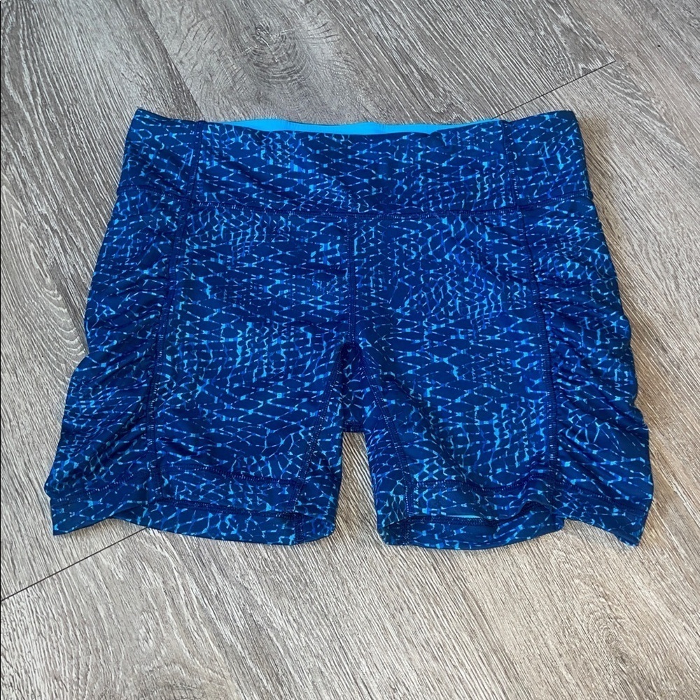 Lululemon biker shorts size 10 Blue Patterned Athletic Shorts workout athlete